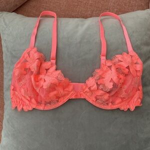 Victoria’s Secret LUXE Lingerie Low Cut Demi Bra